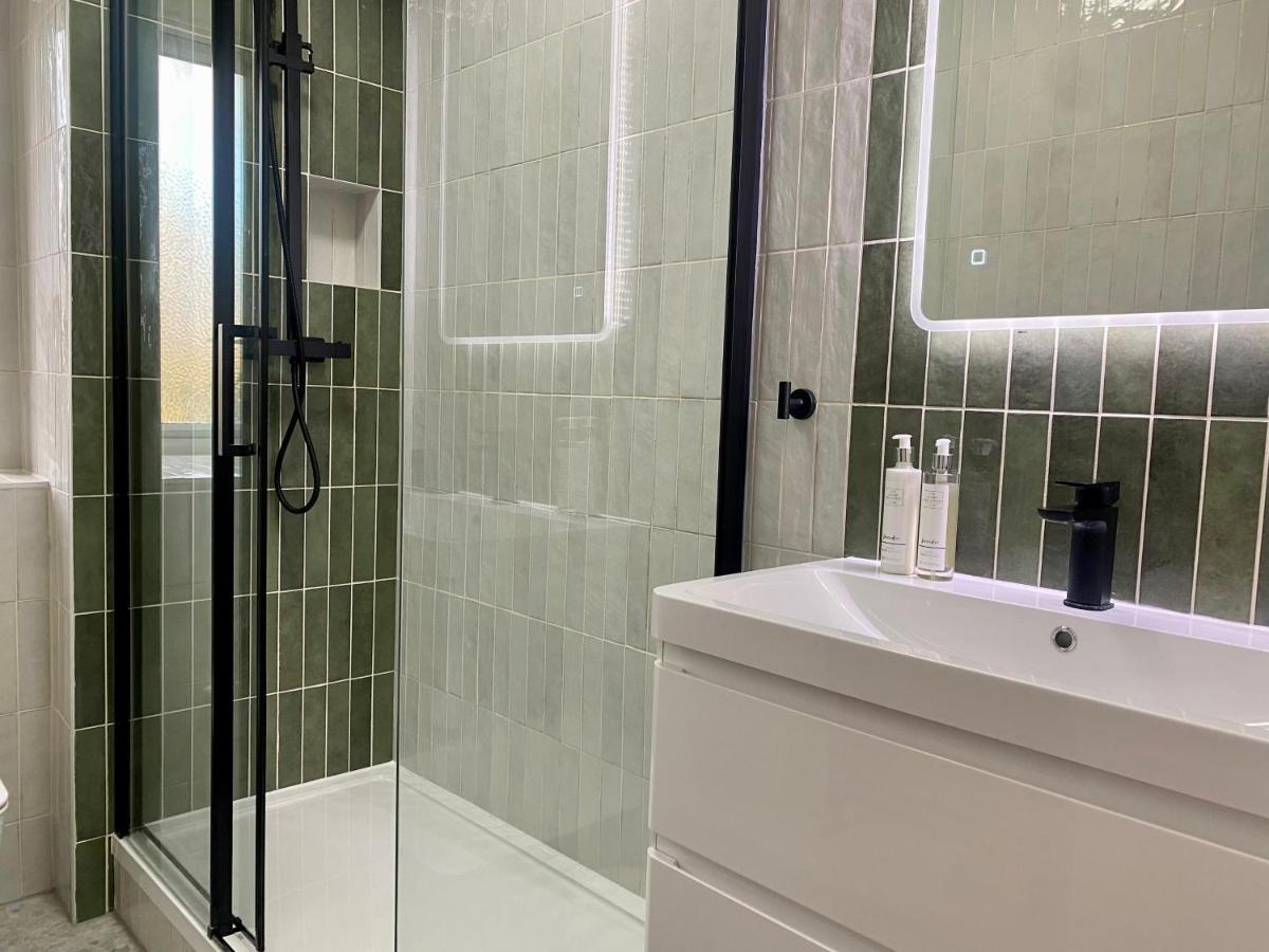 Newly Refurbished 2 Bedroom Apartment In South Λονδίνο Εξωτερικό φωτογραφία
